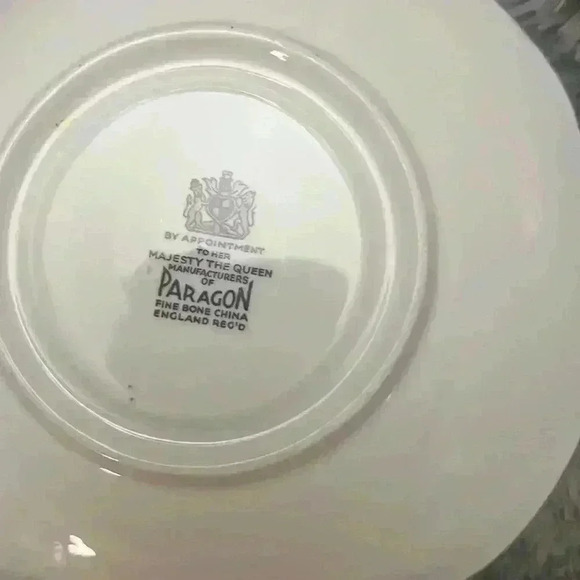 Paragon Burgundy/Gold
Teacup &  Saucer F144E - Picture 6 of 10